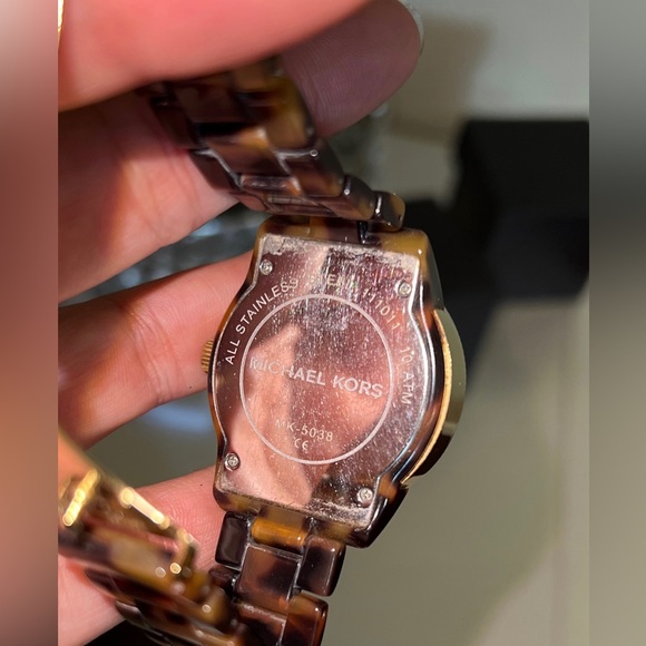 Michael Kors - Brown Tortoise Shell Lucite Chainlink Watch W/ Jeweled Face - Picture 5 of 7